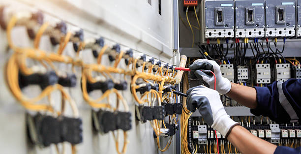 Professional Electrician technician working in Eldorado, IL